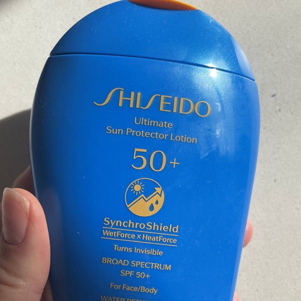Shiseido Blue and Gold Ultimate Sun Protector  150 ml